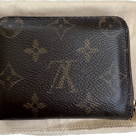 Louis Vuitton Gold Zippy Coin Purse / Credit Card Holder - Picture 5 of 8